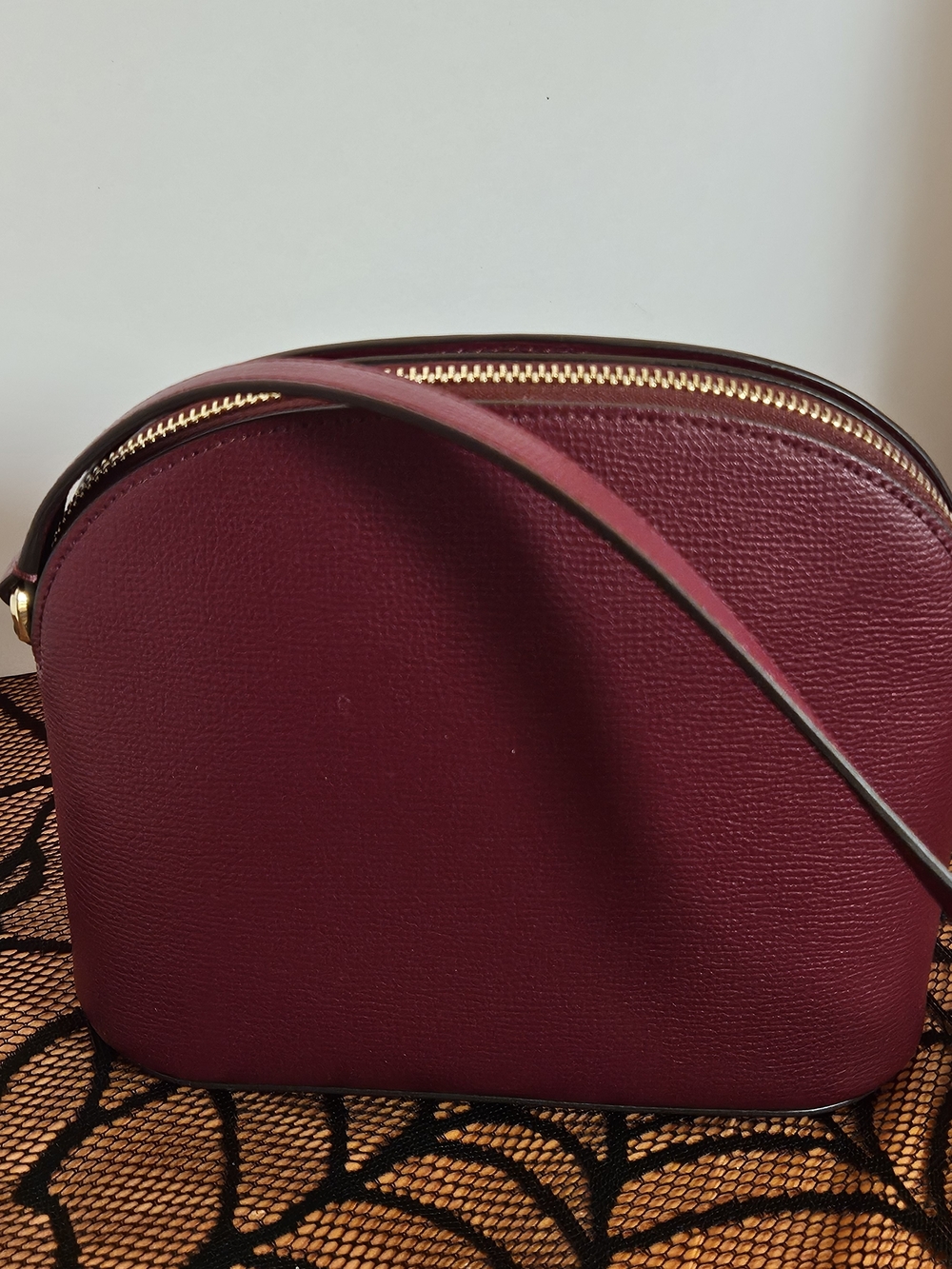 Kate Spade Burgundy Crossbody Small Bag Like New Used Once - Picture 3 of 5